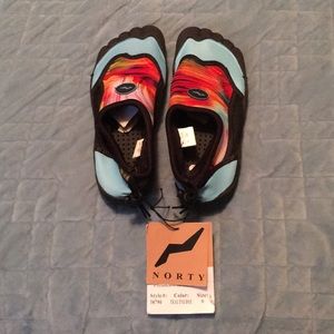 Women’s Norty Footwear Size 9